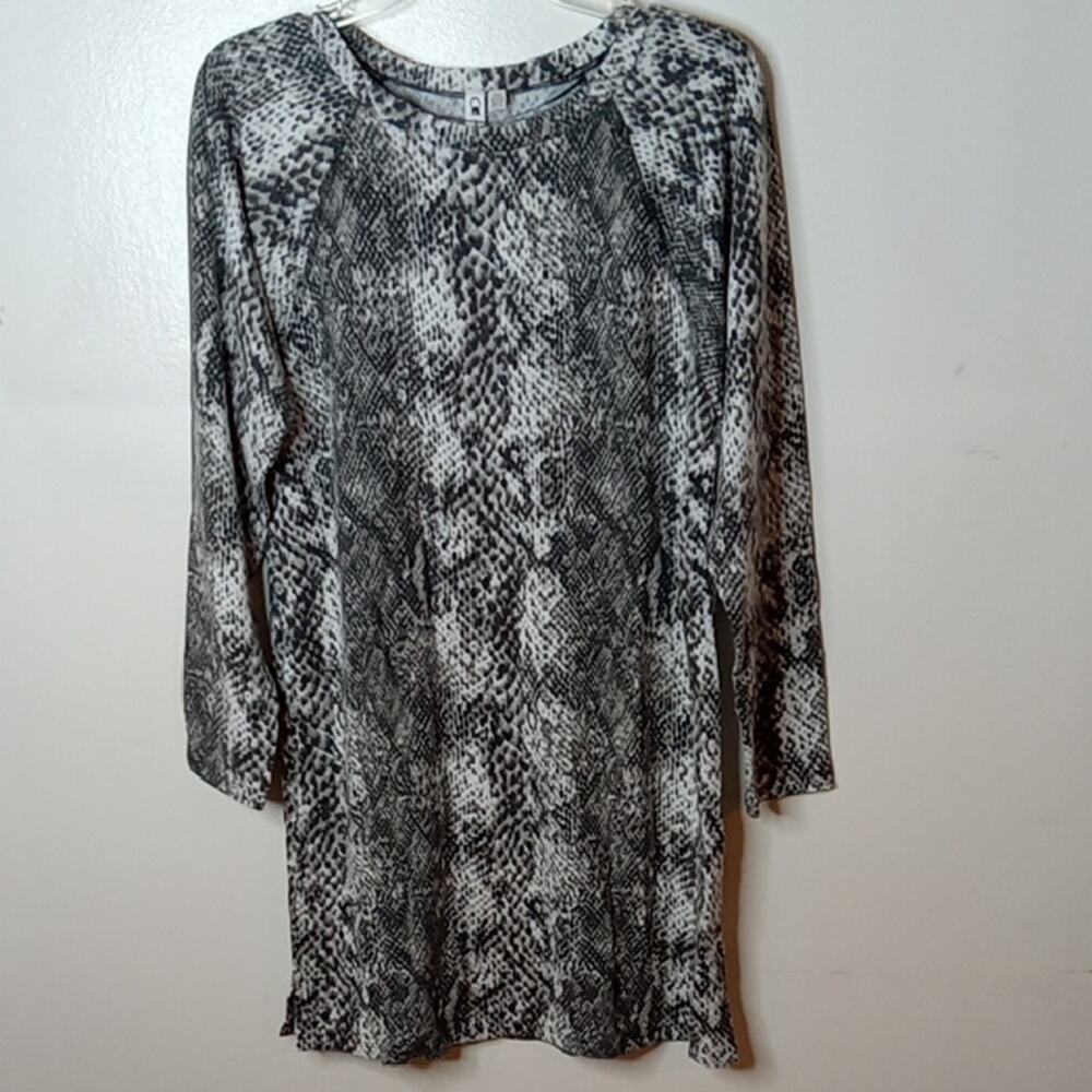 Cable and gauge Women's Medium Long sleeve Snake print Stylish Dress. Comfy